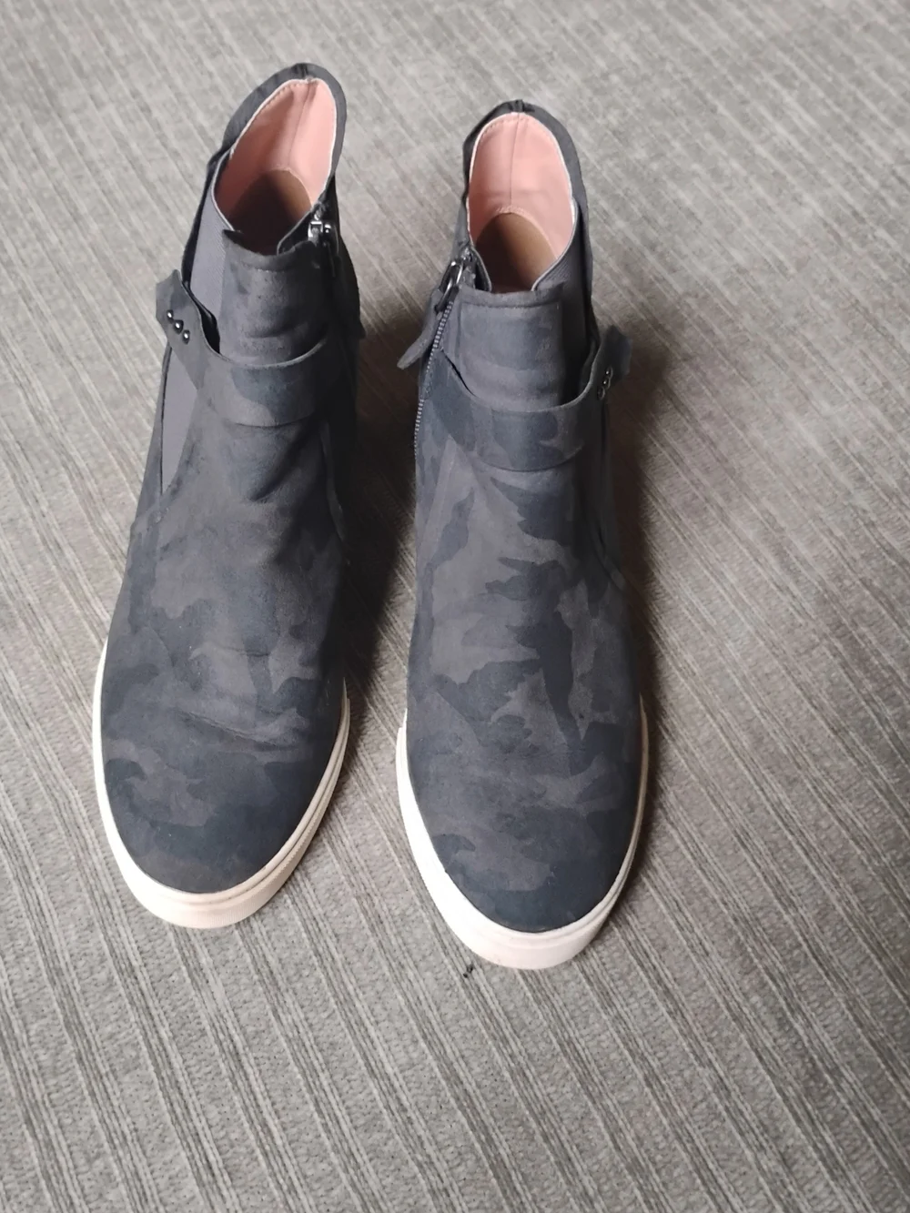 Linea Paolo Camo Wedge Sneakers Booties Gray Size 9.5M